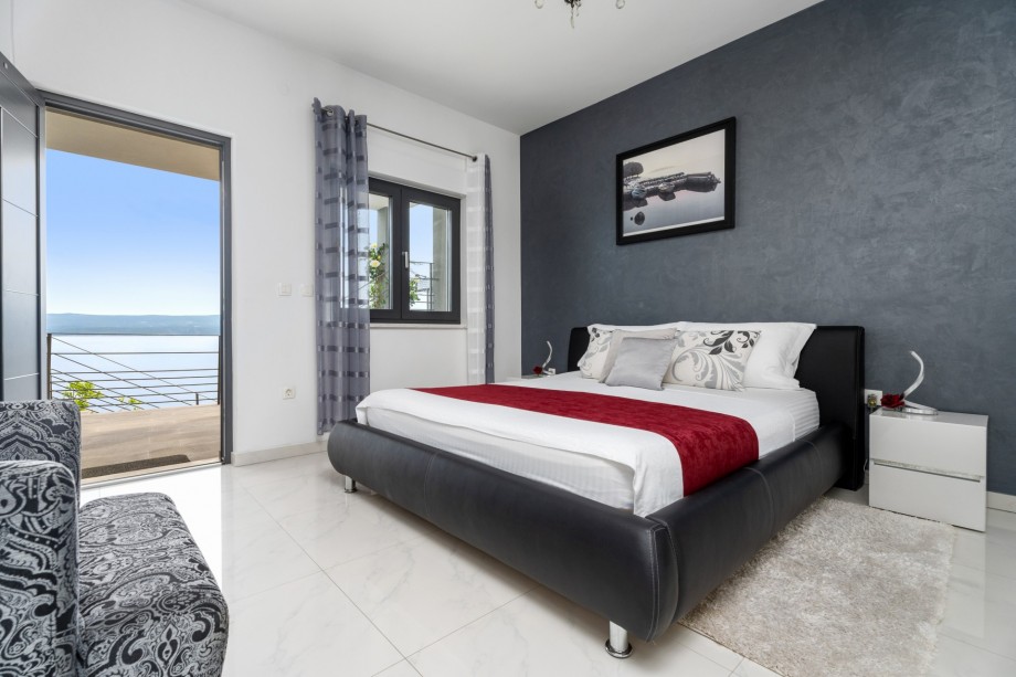 Bedroom No5 has an exit to the terrace with sea view