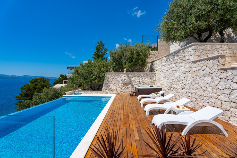 You can simply enjoy a quiet and relaxed time at your private pool.