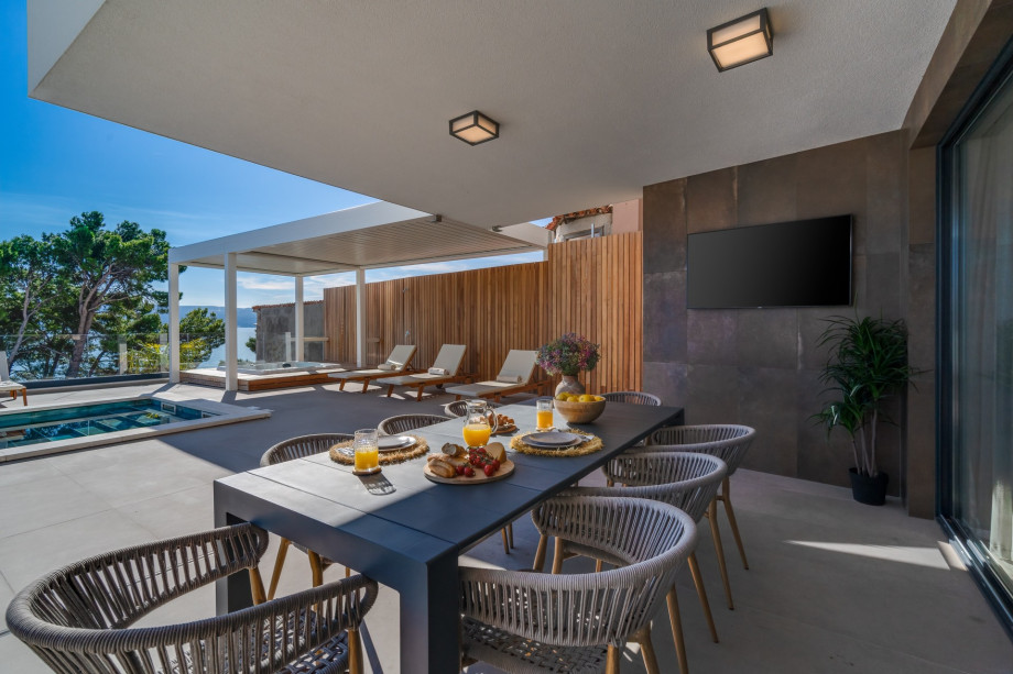 Villa Largo is a newly built, beachfront villa furnished with high quality, offering very comfortable accommodation for 8+2 people