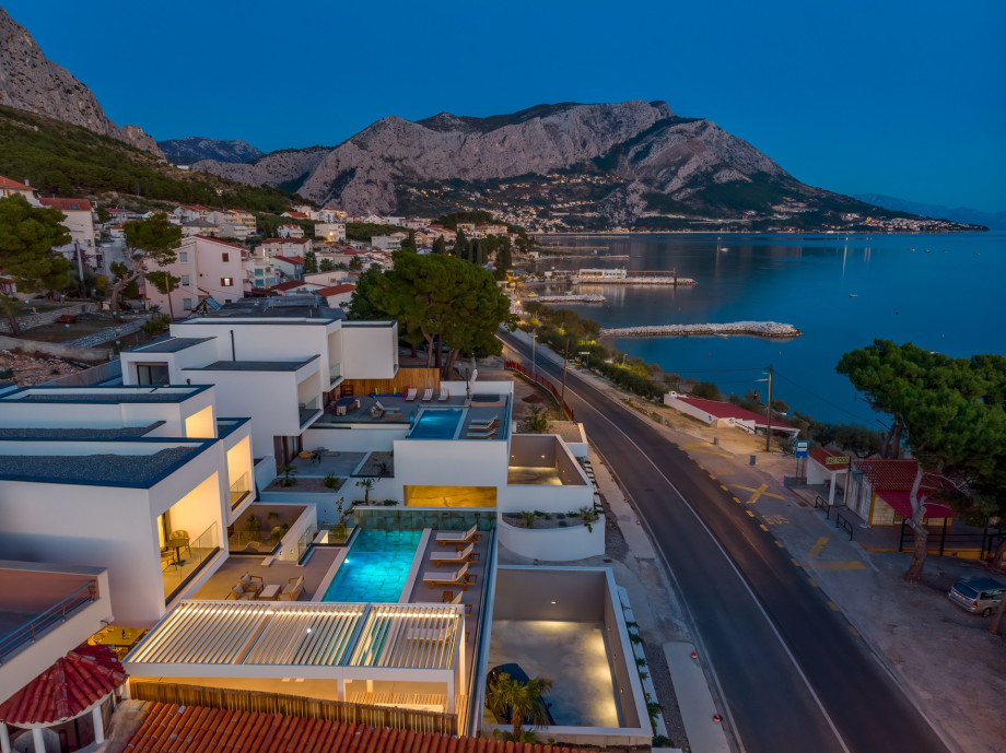 Villa Largo is positioned above the coastal road in Duće