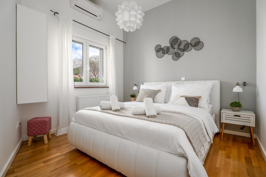 Bedroom No5 with double bed 160x200cm