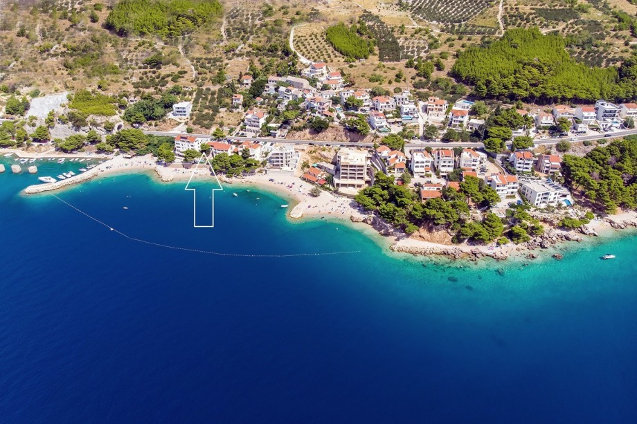 Villa Del Mar is only 26 km from Makarska Riviera with amazing beaches (a half hour drive)