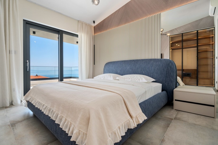 And a terrace with sea views.