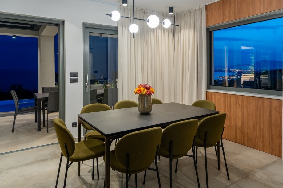 This beautifully appointed property in Podstrana sets on a 650sqm private plot, offering a 320sqm of useful interior