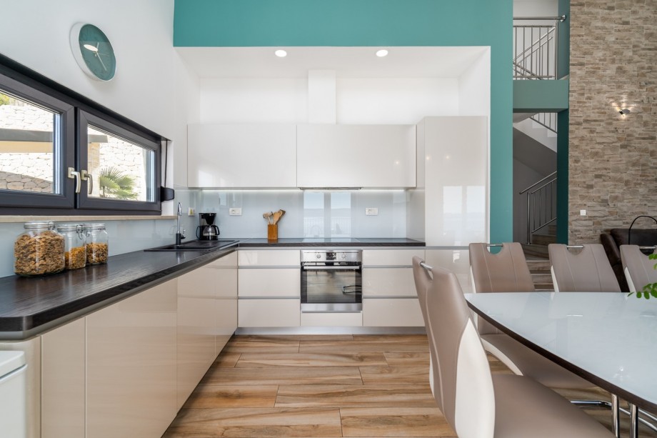 Modern and very well equipped kitchen with all needed amenities