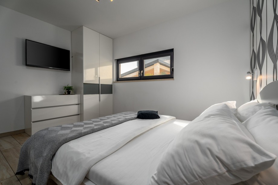 Bedroom No3 with double bed, TV, AC - ground floor