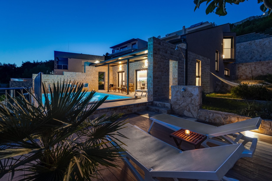 Enjoy hot summer evenings in a private pool