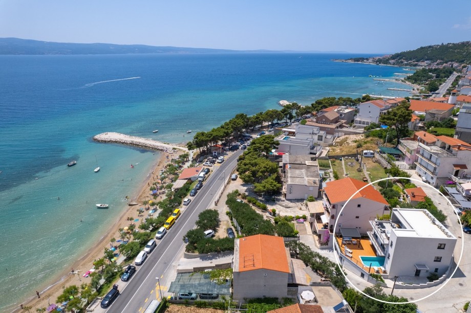 Marked position of the Seaview Villa Calma in small place Duće,  nearby Sandy Beach 30m far