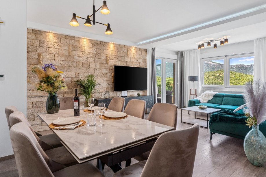 Villa Beybe can accommodate up to 8 people, everything offered is recently refurbished with high quality and it is indeed beautifully decorated