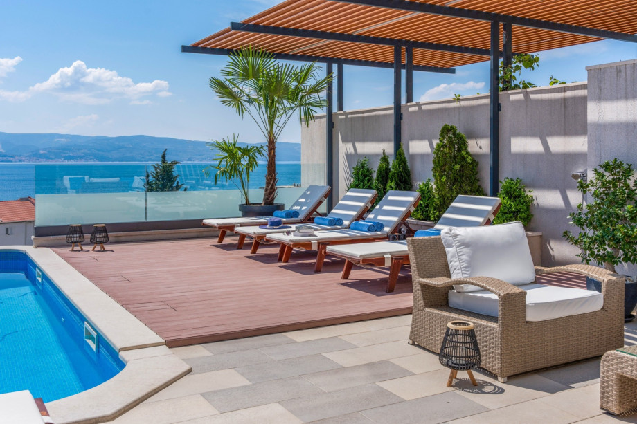 VILLA BANE- heated 32sqm pool, attached jacuzzi, billiards, 5 en-suite bedrooms