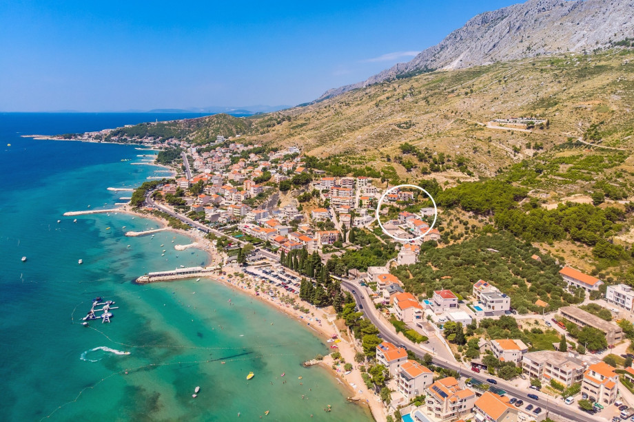 Location of Villa Bane in Duće, only 120m from the sea, sandy beaches and restaurants