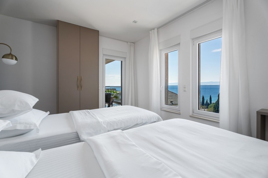 Bedroom No2 with two single beds 90x200cm, en-suite bathroom and terrace