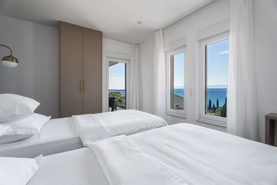 Bedroom No2 with two single beds 90x200cm, en-suite bathroom and terrace