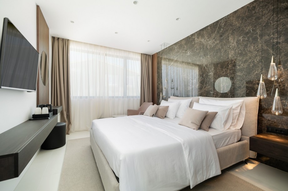 Bedroom No3 (15sqm) with king-size bed 180cm x 200cm