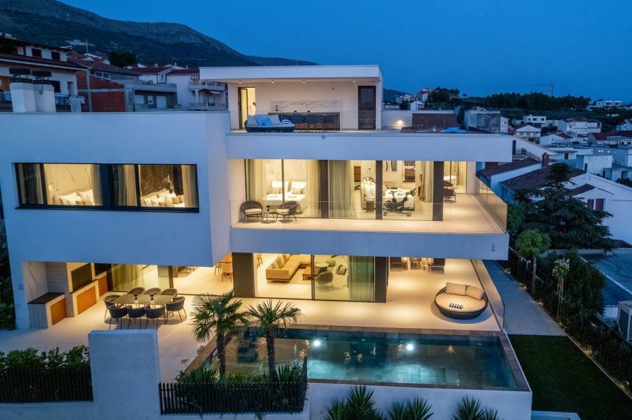 Carefully placed lighting completes the perfect experience of Dalmatian summer evenings