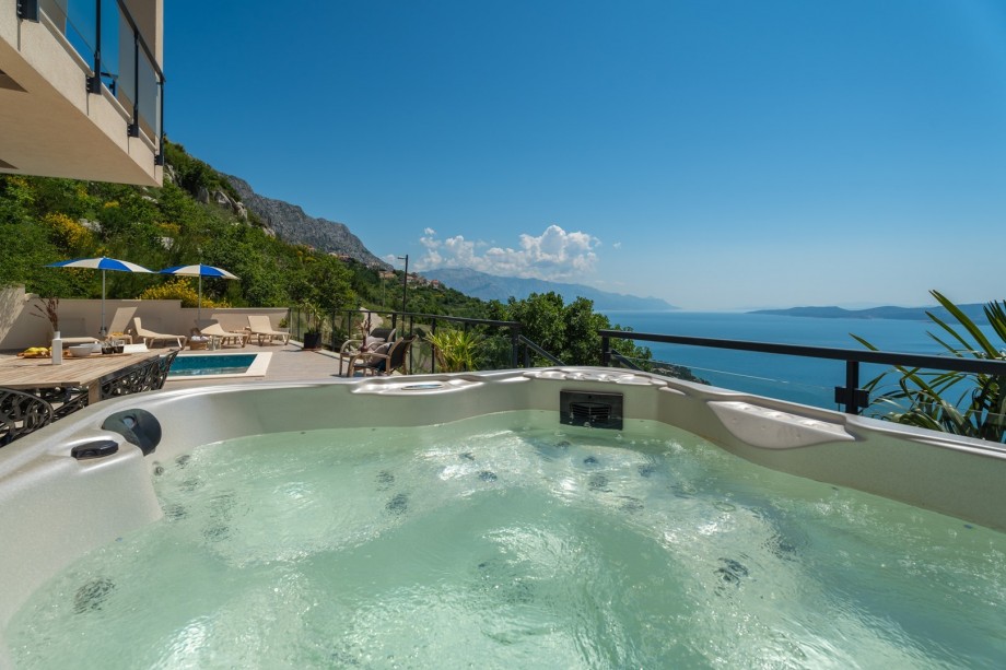 Heated Whirlpool with Seaview for total relax (6 pax)