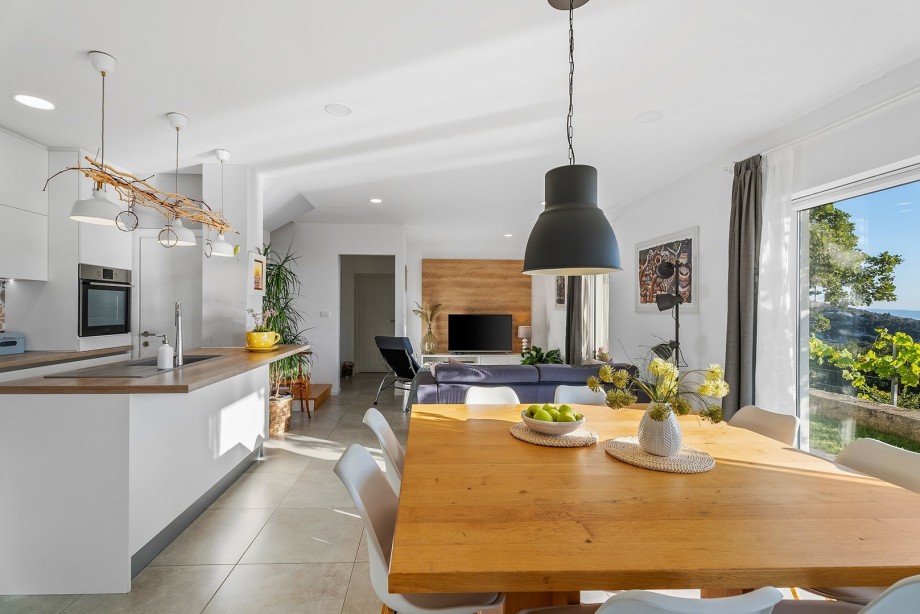 Beautifully decorated and furnished with high quality