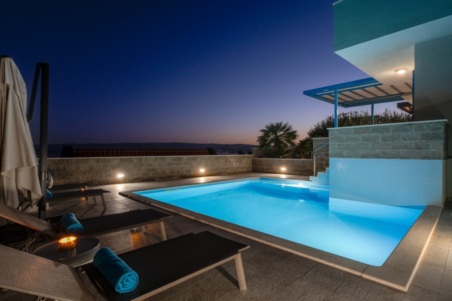 The outdoor area offers an amazing sunset view