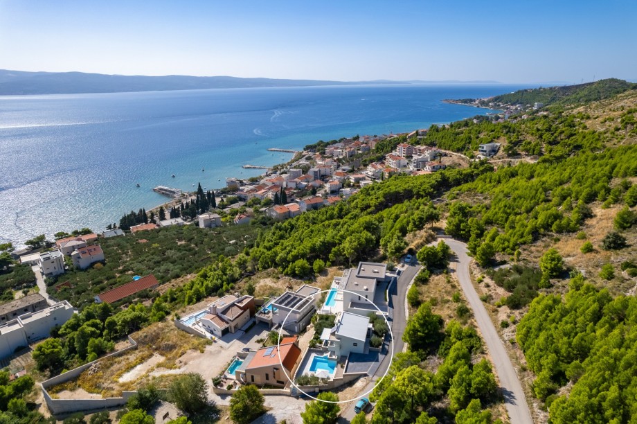 Location of Villa Allegra, walking distance from the sea and town Omiš