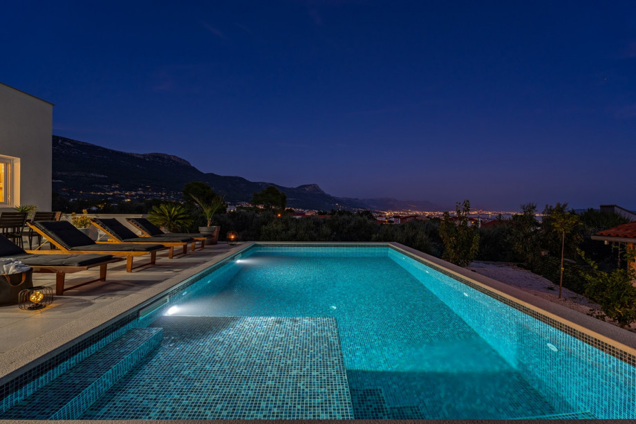 Very quiet environment with a beautiful and unspoiled area of Kaštel Novi