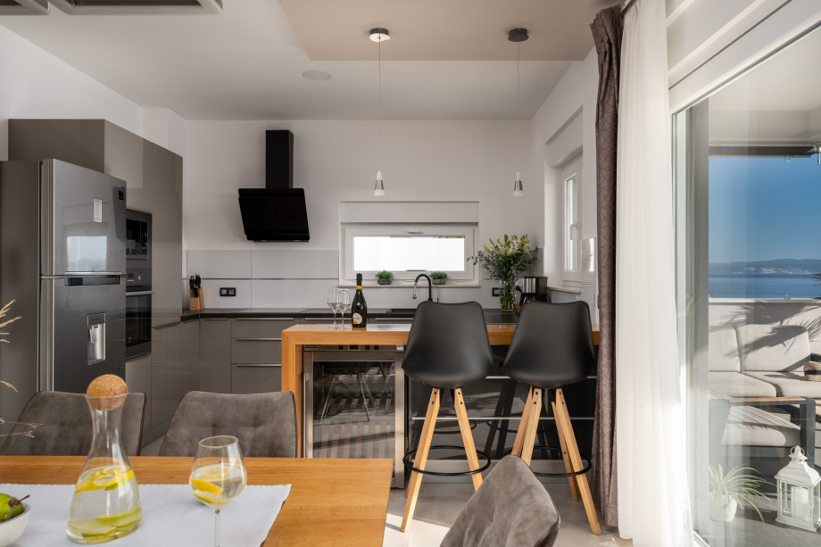 Fully equipped kitchen with all the appliances you need for a comfy stay