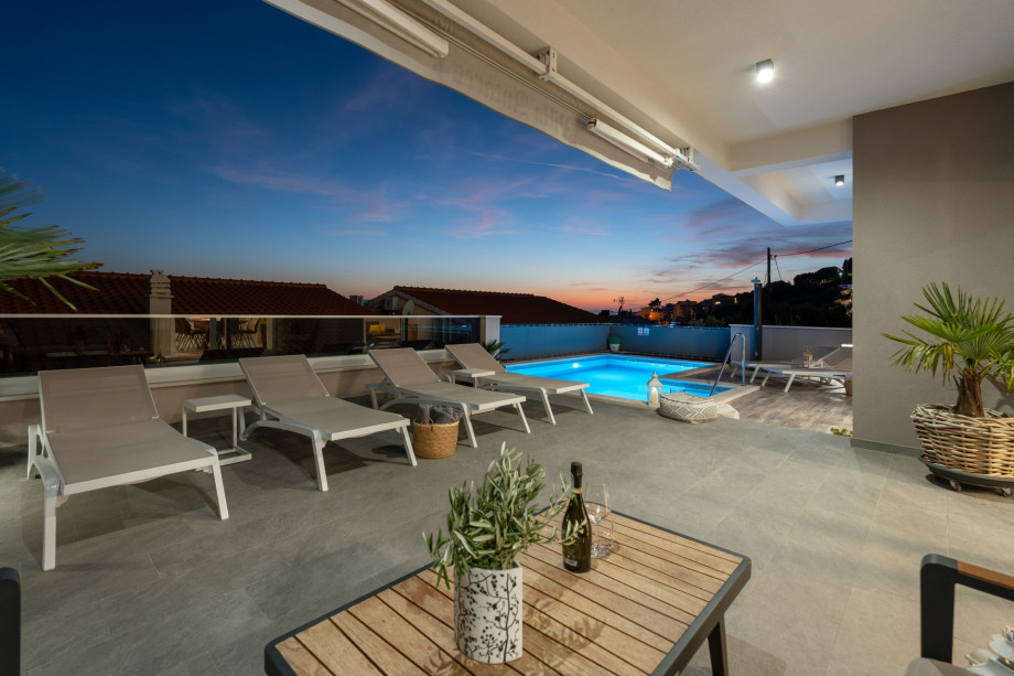 Lounge corner for perfect relaxation, watching the sunset