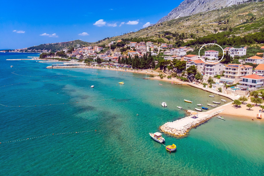 Location of villa Antares, walking distance to the sandy beaches and restaurants