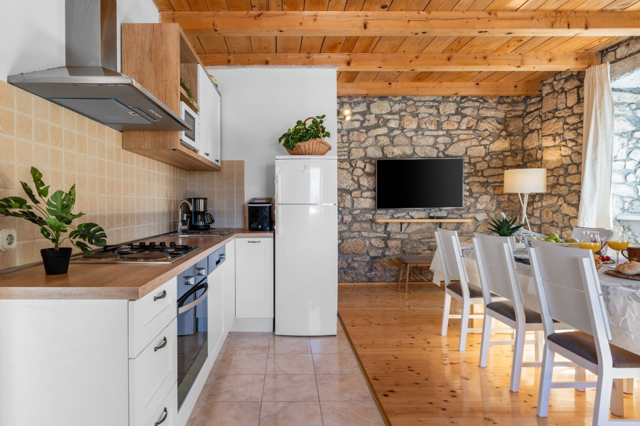 Fully equipped kitchen with all needed kitchen amenities