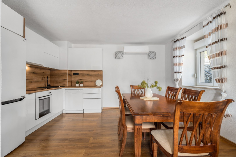 Second fully equipped kitchen with all needed amenities a modern guest needs for a comfortable stay