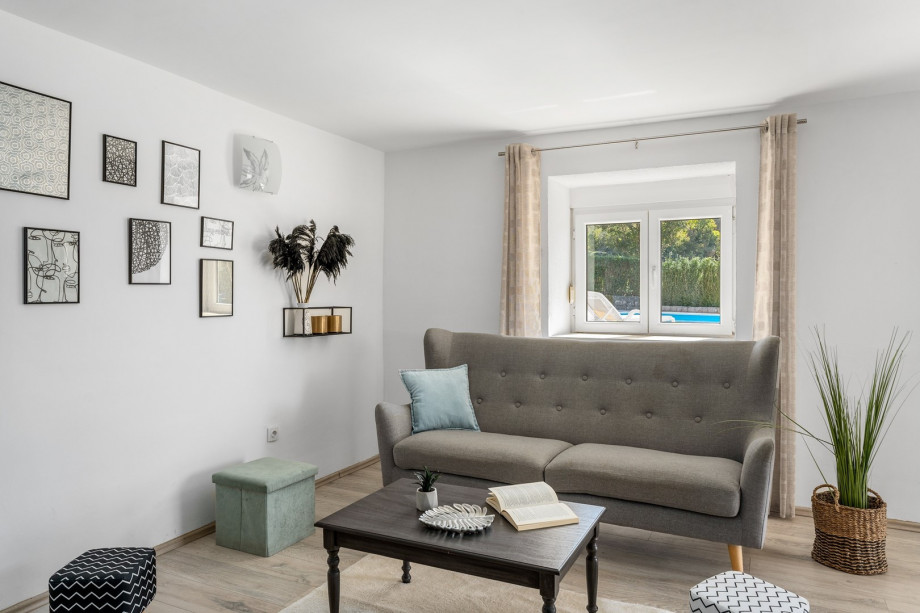 Bedroom NO4 with a king size bed 180cm x 200cm, en-suite Bathroom