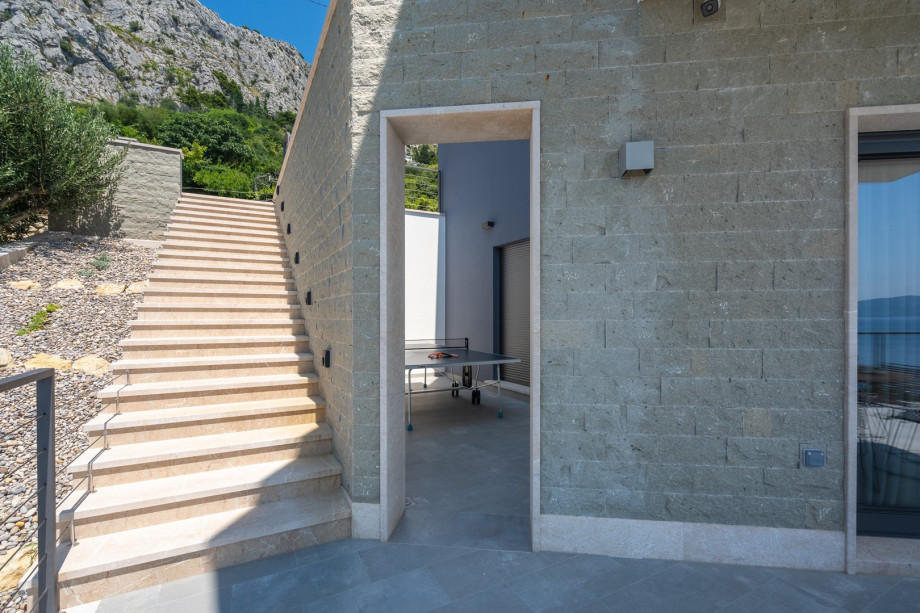 an outdoor area for Table tennis