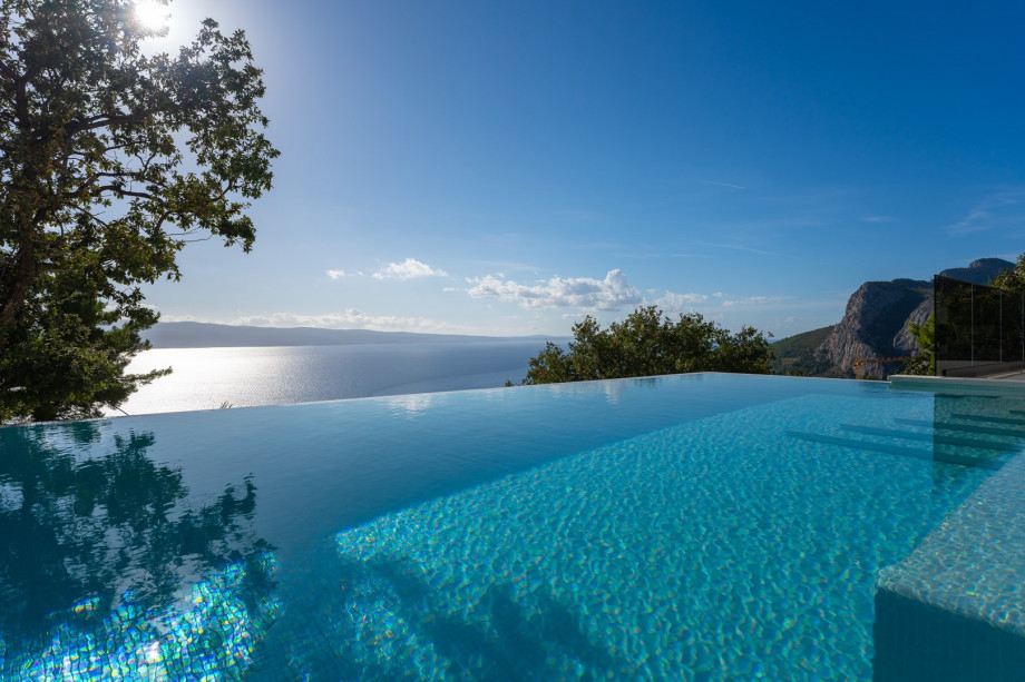 Luxury Villa La Mirada, 
4 en-suite bedrooms, infinity 45 sqm pool, amazing sea views, absolute privacy