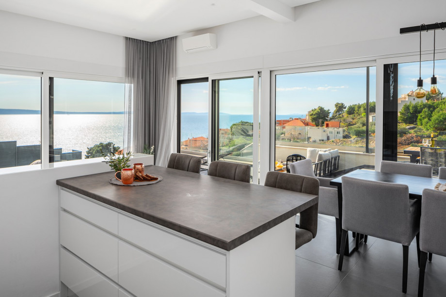 Very bright and pleasant interior with sun in every corner, furnished with style and elegance