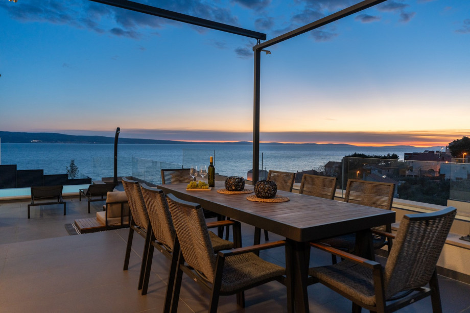 The video surveillance covers the main entrance and the outdoors of the whole property