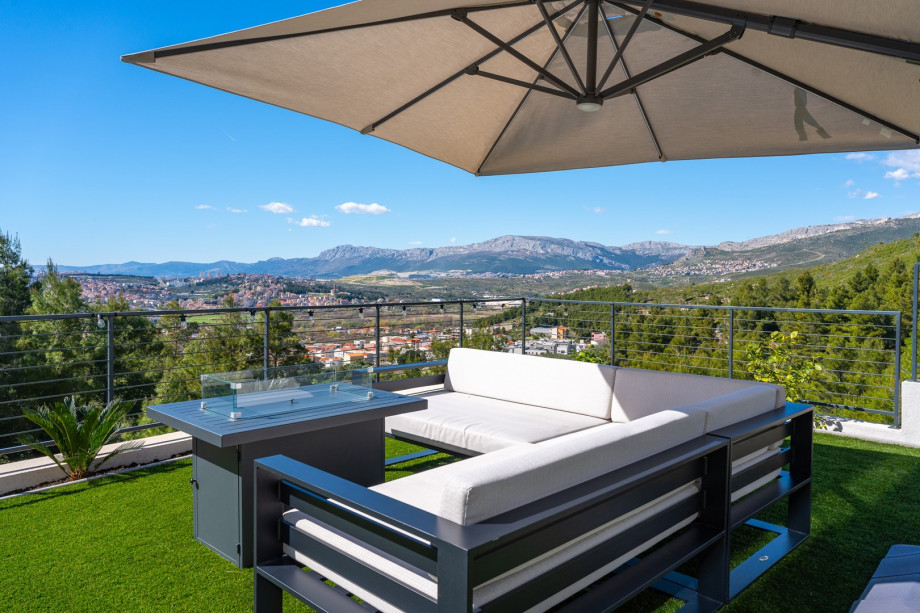 Lounge corner with a fire -pit
