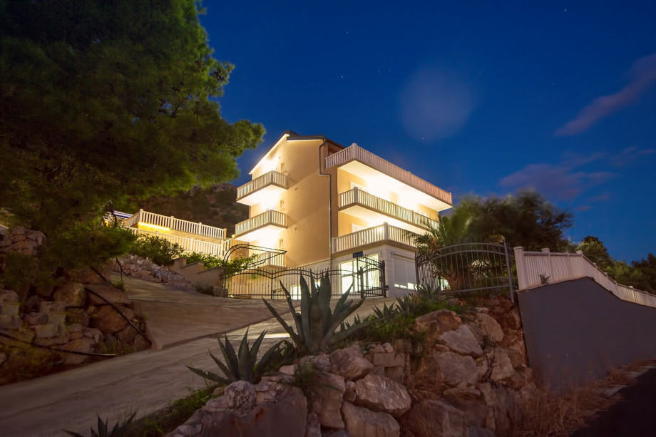 View from small, local road on Villa Ana in the night