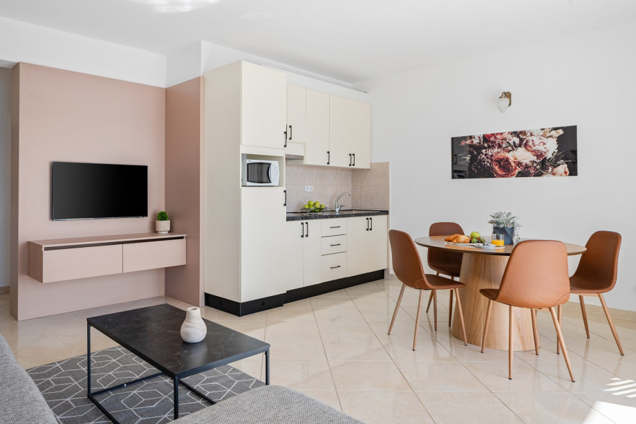 Modern and fully equipped kitchen with all amenities you might need