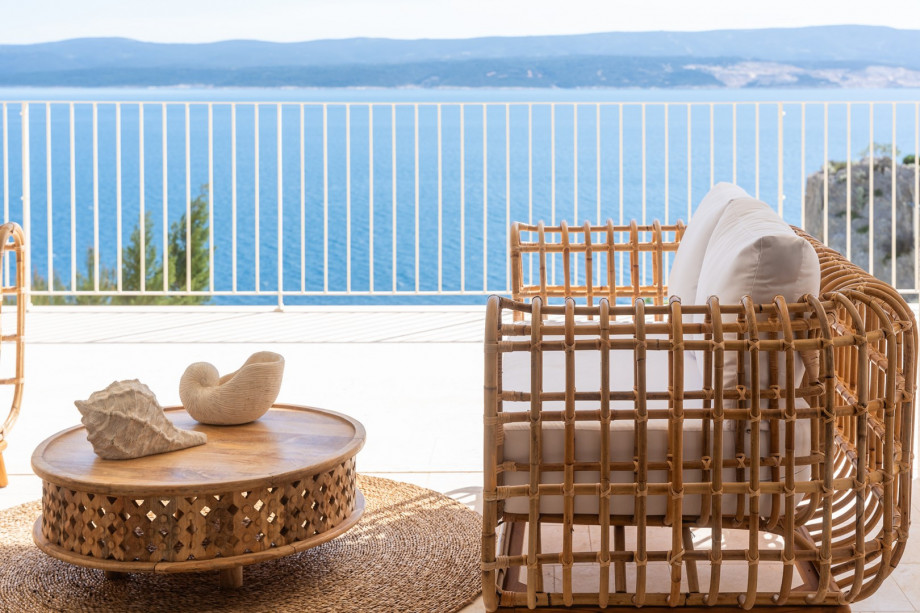 This is a modern place to stay with a quiet environment but still close to all