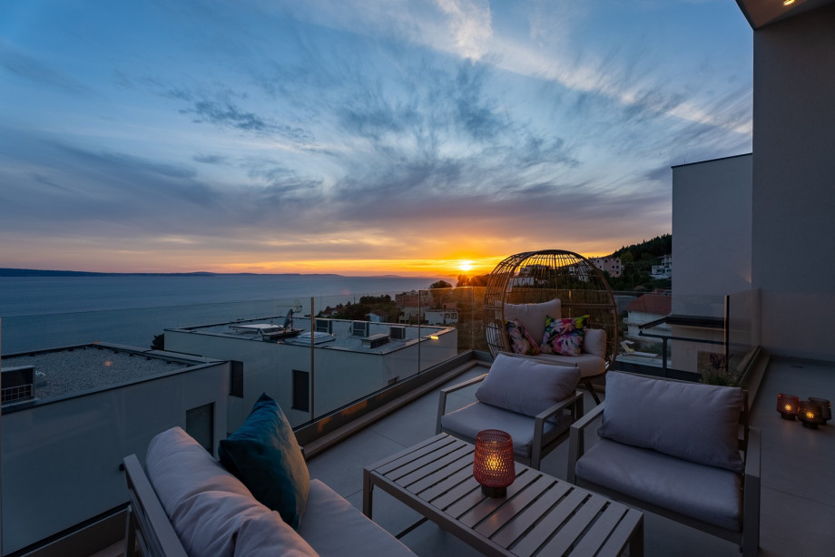 Relax and enjoy a glass of wine on hot summer evenings