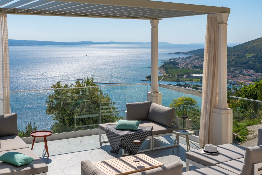 The attention to detail and focus on creating a sophisticated ambiance can certainly make guests feel pampered and enhance their overall stay