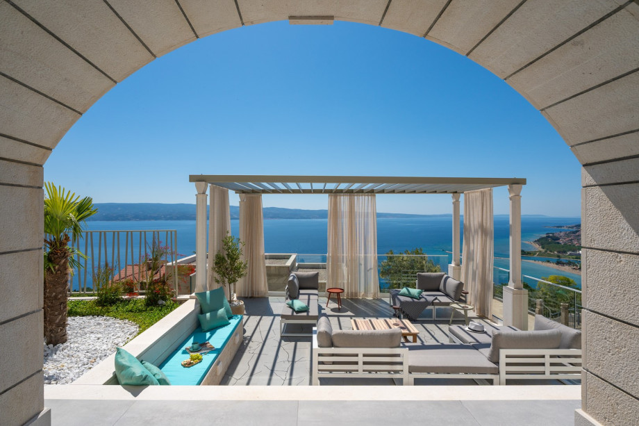 Boasting a heated private swimming pool, this villa is the epitome of luxury and comfort.