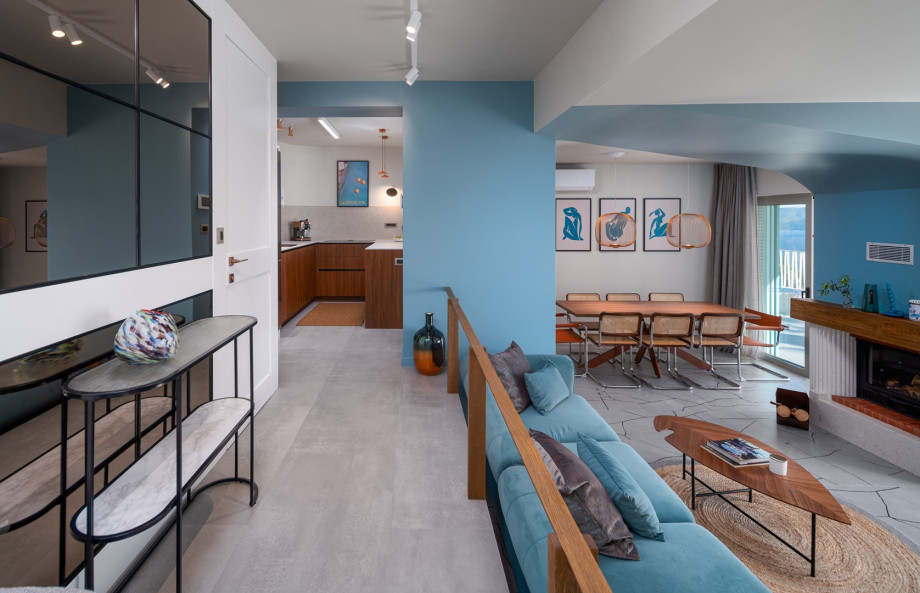 Casa GÈNI is completely air-conditioned and features a chic living and dining space