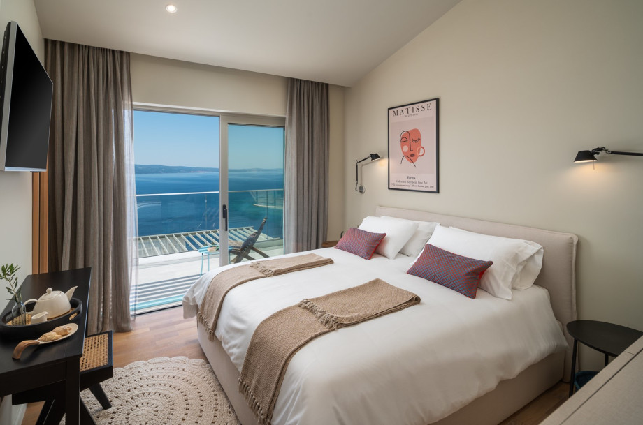 Bedroom NO1 which features a 12-square-meter area,