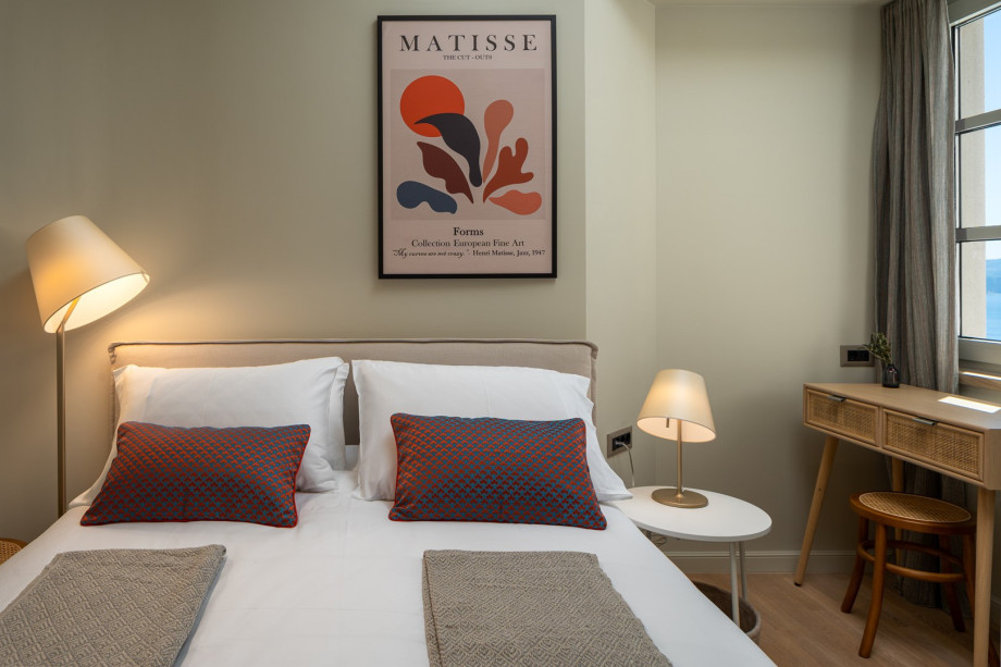 Bedroom NO3, measuring 9 square meters, contains a double bed measuring 140cm x 200cm