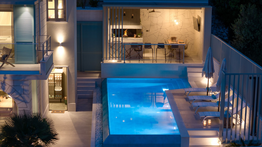 Guests also have the option to arrange for catering services or hire an in-villa chef (not included)