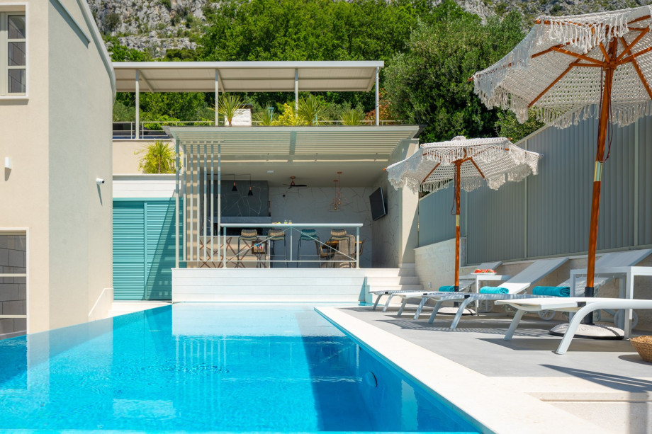 Boasting a heated private swimming pool, this villa is the epitome of luxury and comfort.