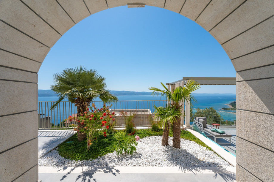 Guests can partake in activities such as rafting, canoeing, zip-lining on the Cetina River, or embark on unforgettable boat tours to the islands of Brač and Hvar.