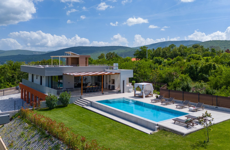 Villa Colorful with 55sqm heated pool, located in Zmijavci village