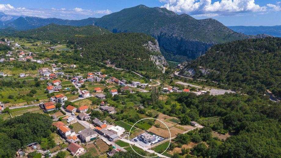 Location of Villa Adventure and surroundings