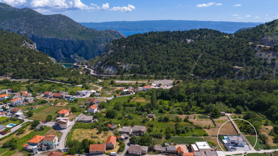 Location of Villa Adventure and surroundings